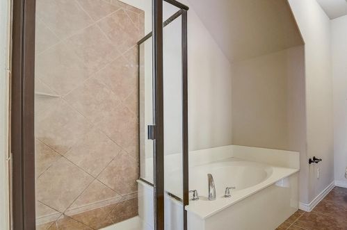 4272 Comanche Dr, Carrollton TX 75010-3300 exterior