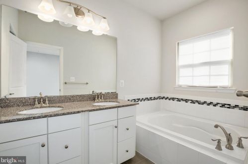 1605 Regent Manor Ct, Silver Spring MD 20904-2270 exterior