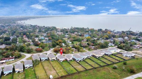 263 Bay Oaks Dr, Morgans Point TX  77571-7007 exterior