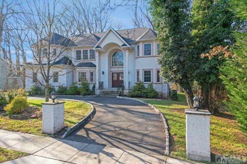 14 Harding Ave, Edison, NJ 08820-2536