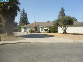 2612 Mission Ct, Visalia, CA 93277-7288