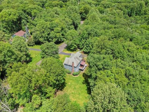 50 Philip Dr, Huntington, CT 06484-5131