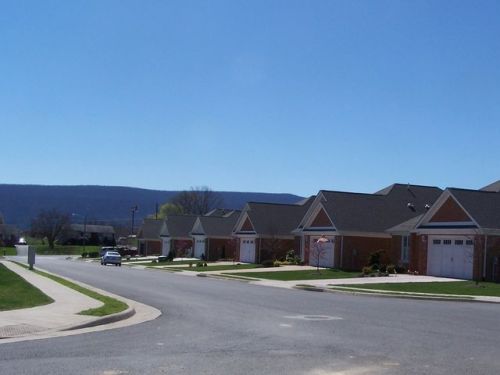 1056 Magnolia Ct, Woodstock, VA 22664-2092
