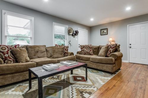 808 Lynda Dr, Fort Worth TX  76114-3204 exterior