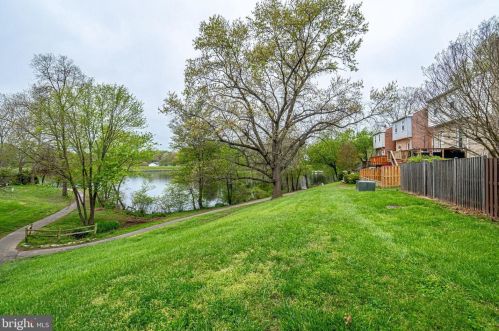 5454 Lighthouse Ln, Springfield VA  22015-1934 exterior