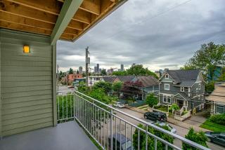 418 12th Ave, Seattle WA  98144-2004 exterior
