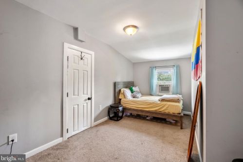 435 Hunt Ave, Trenton NJ  08610-4920 exterior