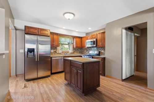 519 Spruce Rd, Lemont IL  60440-2504 exterior