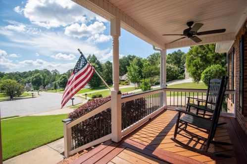 110 Maple Leaf Dr, Oxford, GA 30054-2571