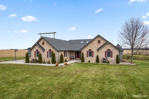 2879 4360th Rd, Norway, IL 60551-9475