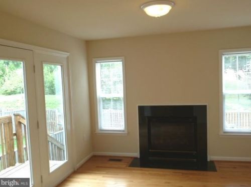 73 Eldon Dr, Charles Town, WV 25414-5507