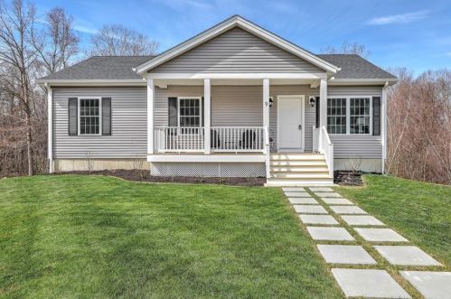 9 Hopkinton Hill Rd, Richmond, RI 02832-2436