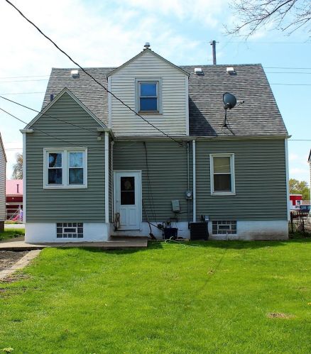 2911 165th St, Hammond, IN 46323-1162
