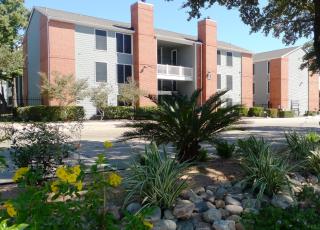 1930 Rundberg Ln, Austin TX  78758-5434 exterior