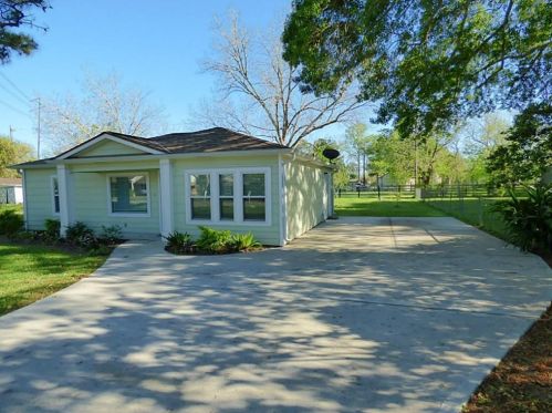 2702 Calvin Rd, Richmond TX  77469-8847 exterior