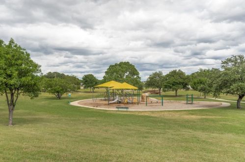 2049 Christie Ln, Carrollton TX 75007-3509 exterior