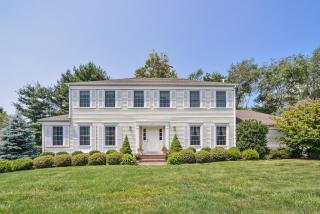 18 Deer Run, Millington, NJ 07946-1621