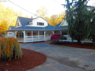 29202 Knox Rd, Happy Valley, OR 97009-9505