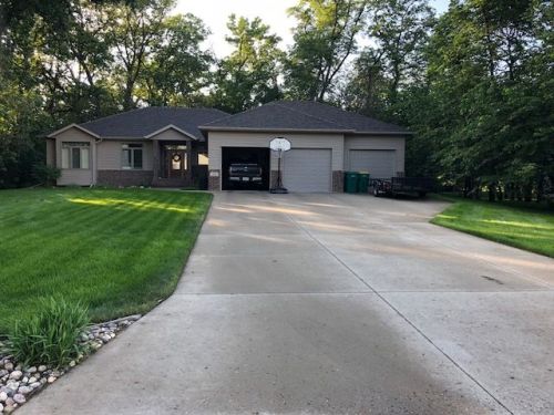 406 Maust Way, Wild Rice, ND 58047-4518
