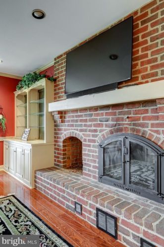 2045 Rockvale Rd, Lancaster PA  17602-1405 exterior