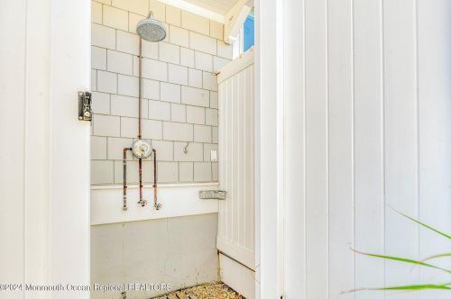 211 Canal Ln, Lavallette NJ  08735-1604 exterior