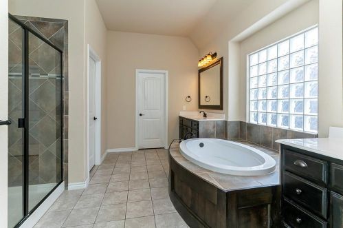 4913 Breezewind Ln, Fort Worth TX  76123-6008 exterior