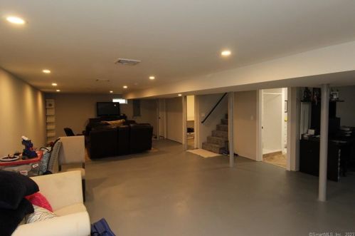 75 Ridge Dale Rd, Upper Stepney CT  06468-1244 exterior