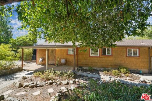 3626 Santa Carlotta St, Glendale, CA 91214-1003