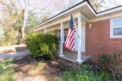 215 Meadow Dr, Warner Robins GA  31093-2121 exterior