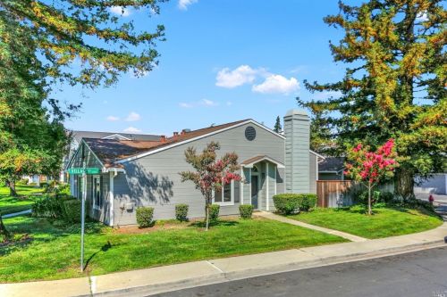 101 Village Ct, Vacaville, CA 95687-6916