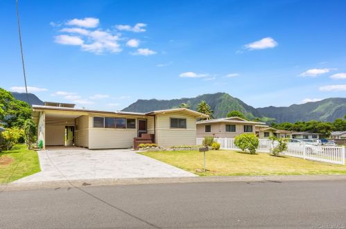 45236 Pahikaua St, Kaneohe, HI 96744-2342