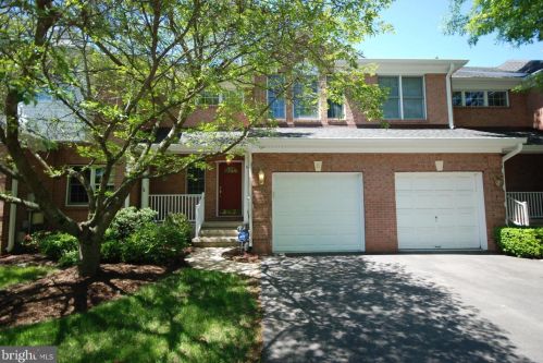 6 Hutchinson Dr, Princeton NJ  08540-7364 exterior