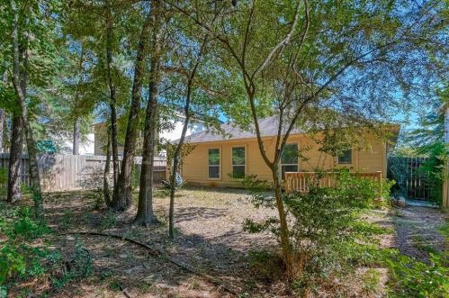 989 Arbor Way, Conroe TX  77303-1784 exterior