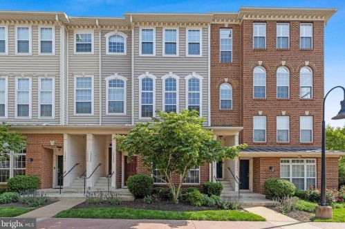 15238 Rosemont Manor Dr, Haymarket, VA 20169-6247