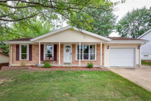 1277 Green Falls Dr, Fenton, MO 63026-3457
