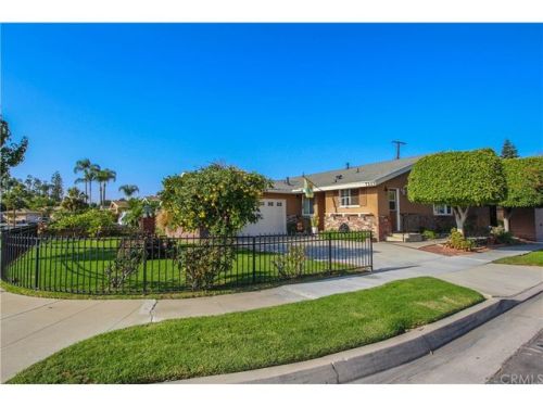 7225 Fontana St, Downey, CA 90241-4324