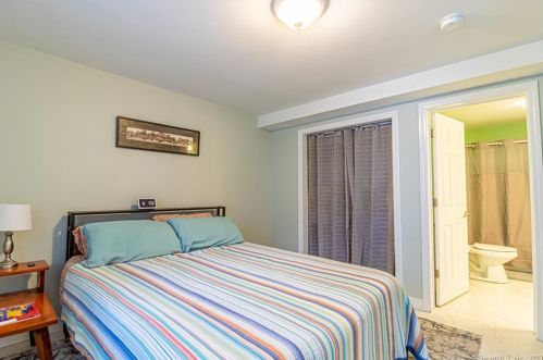 13 Foxcroft Rd, Niantic CT  06357-1415 exterior