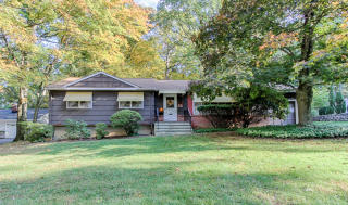 518 Openaki Rd, Parsippany, NJ 07834-9610