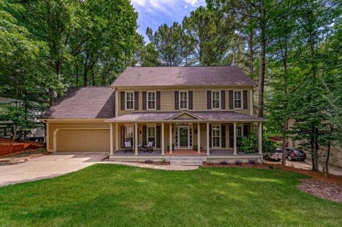 815 Bermuda Run, Holly Springs, GA 30189-6129