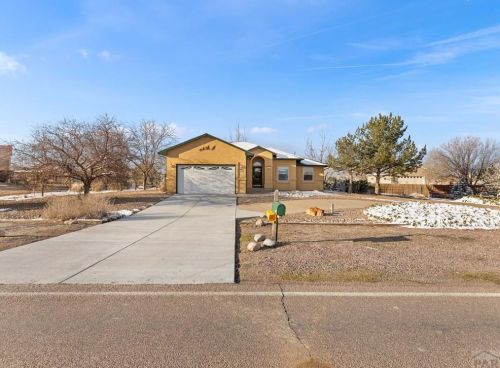 1620 Tejon Dr, Pueblo, CO 81007-4009
