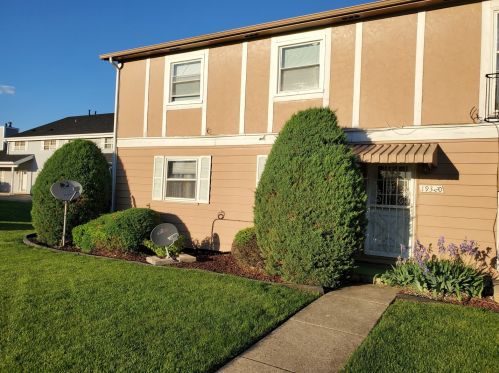 19320 Oakwood Ave, Country Club Hills, IL 60478-5753