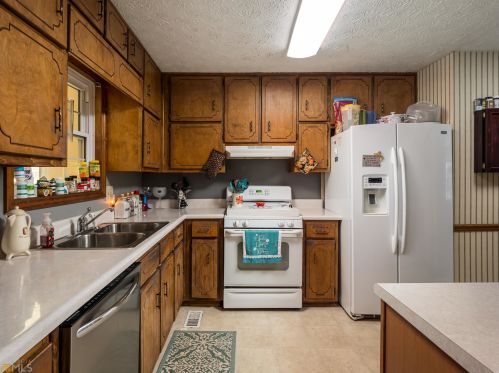 325 Edna Dr, Stockbridge GA  30281-1385 exterior