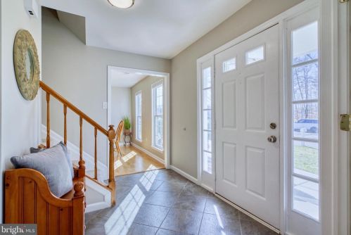 11967 Hedges Run Dr, Woodbridge, VA 22192-1027