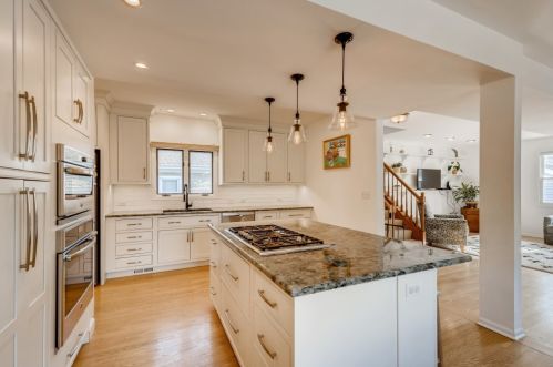 224 Oak St, Elmhurst IL  60126-2632 exterior