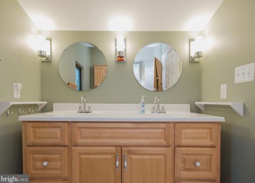 49 Pileated Woodpecker Ln, Hedgesville WV  25427-5384 exterior