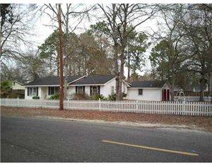 612 Pineview Ct, Hinesville, GA 31313-2931