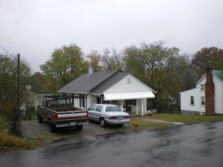 299 Plum St, Danville, VA 24540-4741