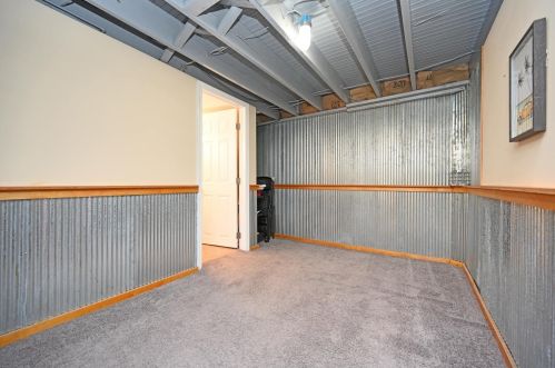 221 Harvest Ln, Cincinnati OH exterior