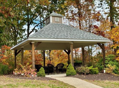 21 Oak Meadow Ln, Torrington CT  06791-1129 exterior