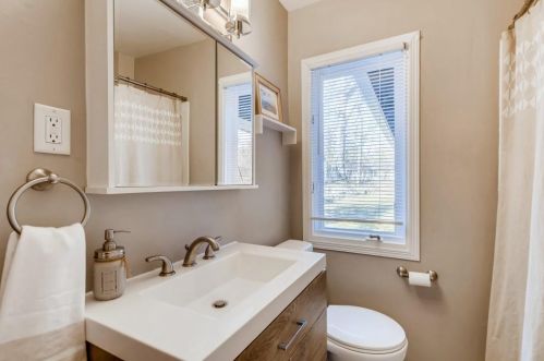 4195 Homewood Ave, Saint Paul MN  55110-3921 exterior